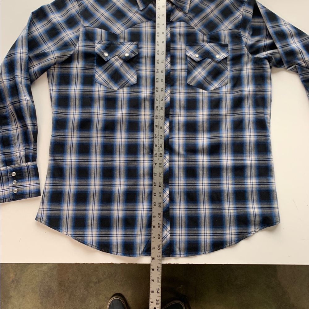 EUC wrangler long sleeve pearl snap button shirt - Picture 5 of 5